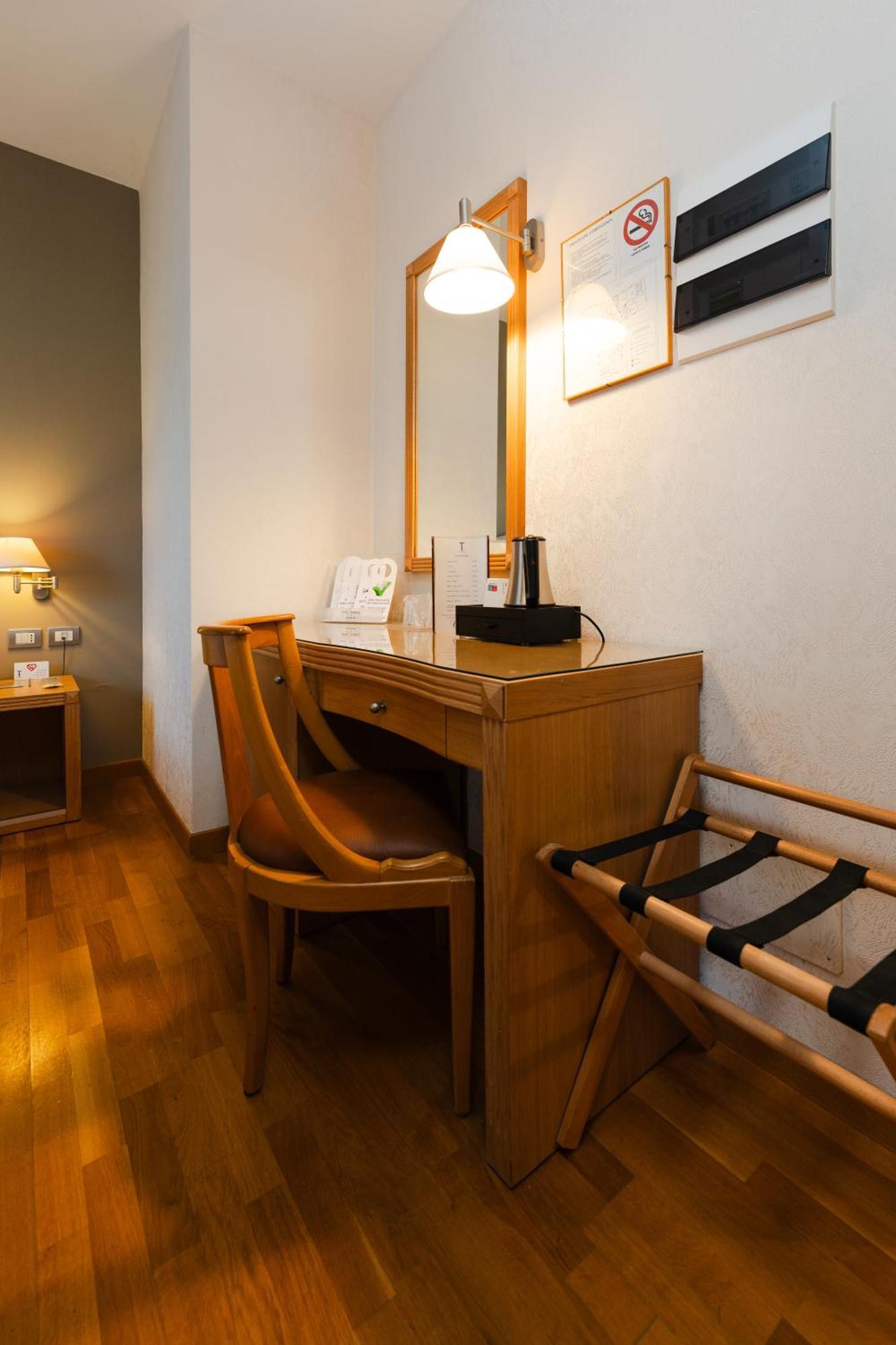 Hotel Touring Carpi Kültér fotó