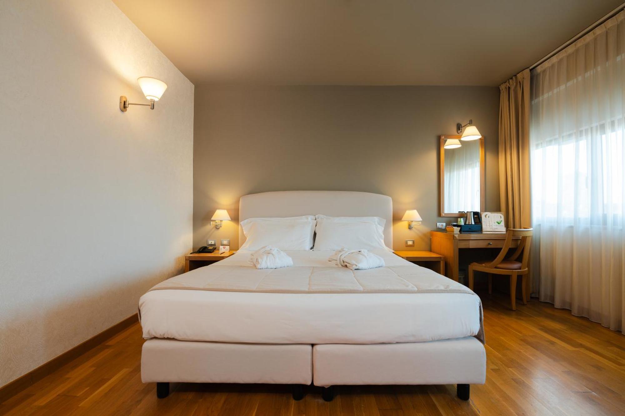 Hotel Touring Carpi Kültér fotó