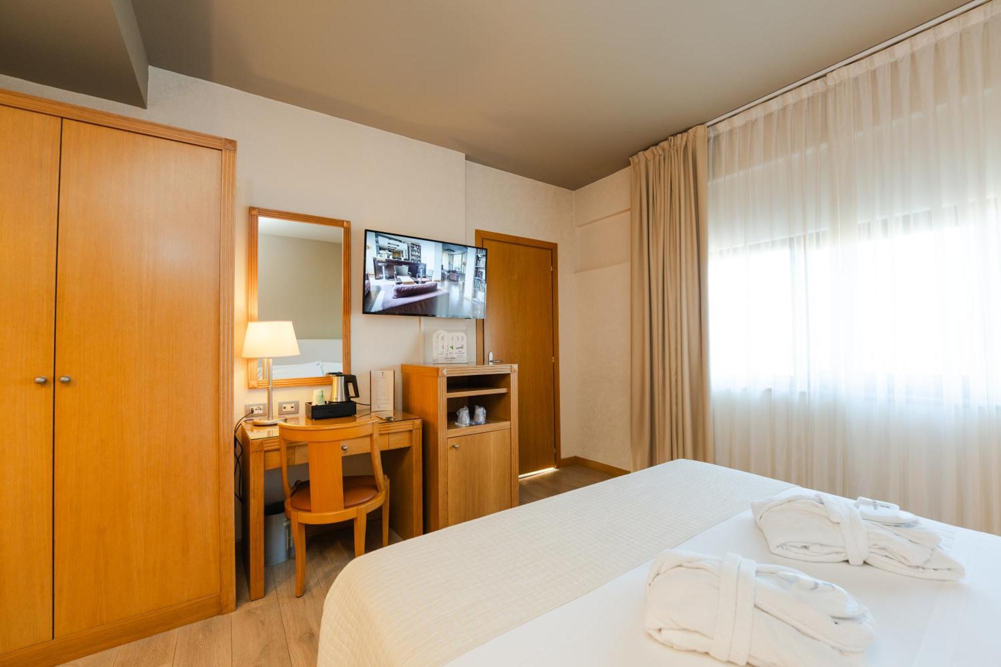 Hotel Touring Carpi Kültér fotó