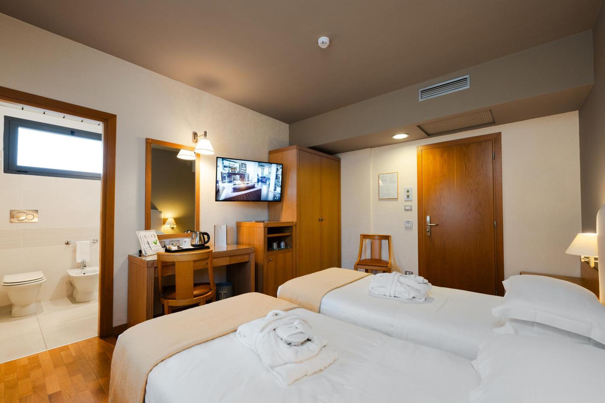 Hotel Touring Carpi Kültér fotó