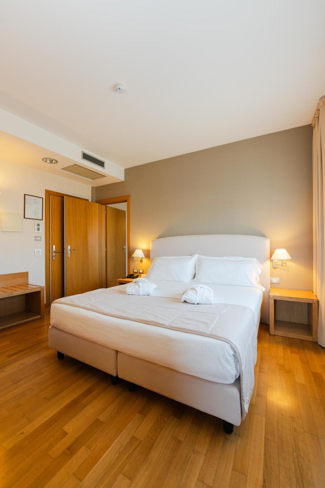 Hotel Touring Carpi Kültér fotó